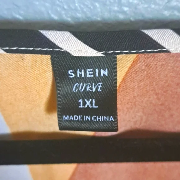 SHEIN Abstract Top | 1XL - Picture 3 of 3